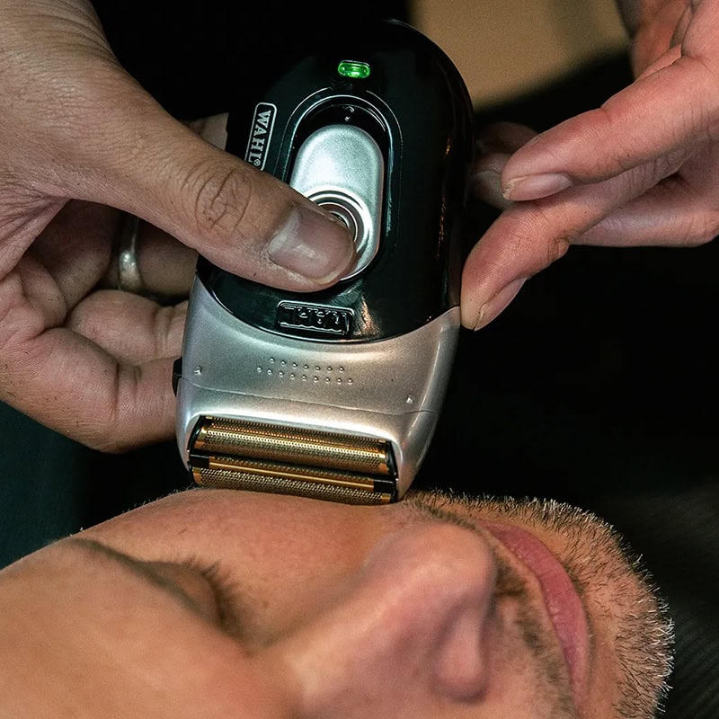 Wahl Launch Gold Foil Face & Head Shaver - Image 4
